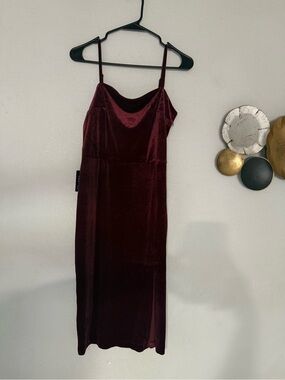 Express Velvet Spaghetti Strap Midi Dress - Burgundy